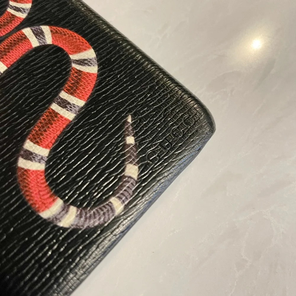 GUCCI iPhone 7/8 Black Snake Print phone case 🐍